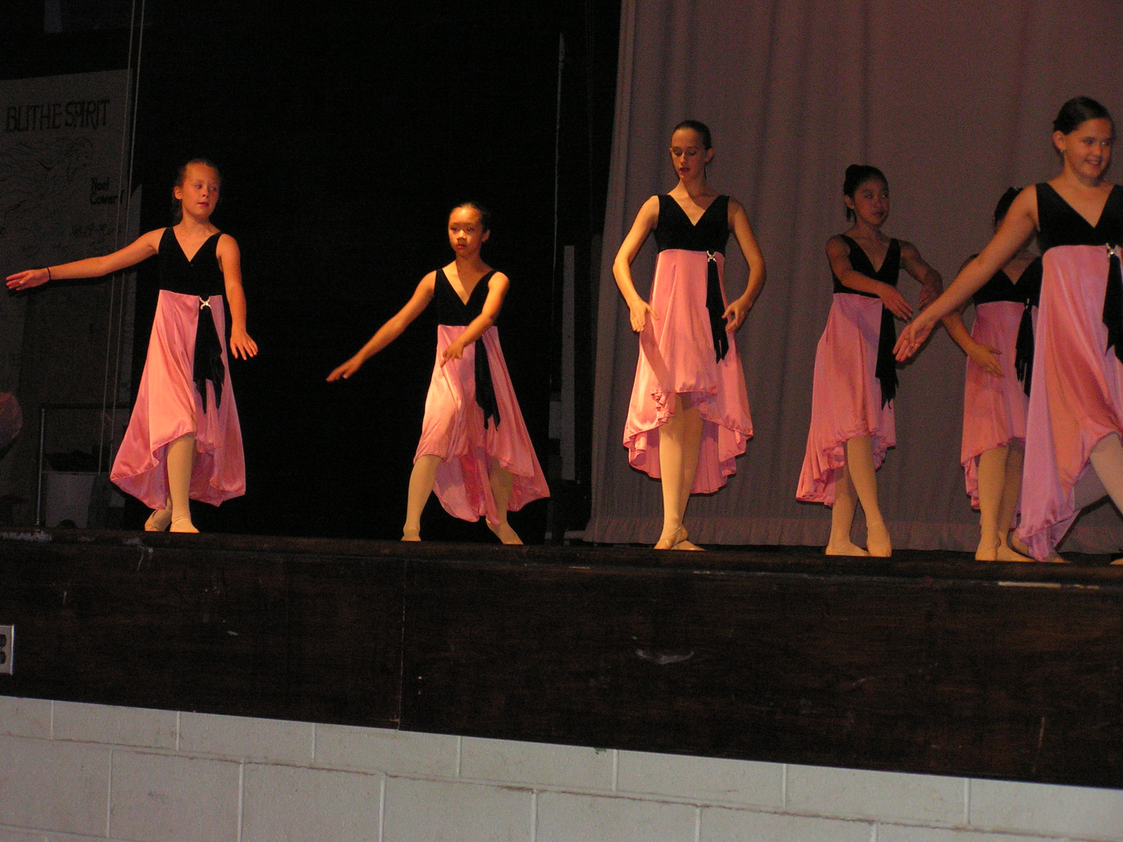 ./2006/Dance Recital/Danceurs Dress Reh 20 0003.JPG